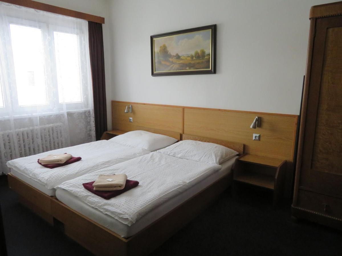 Hotel Lux Чеське Будєйовіце Екстер'єр фото